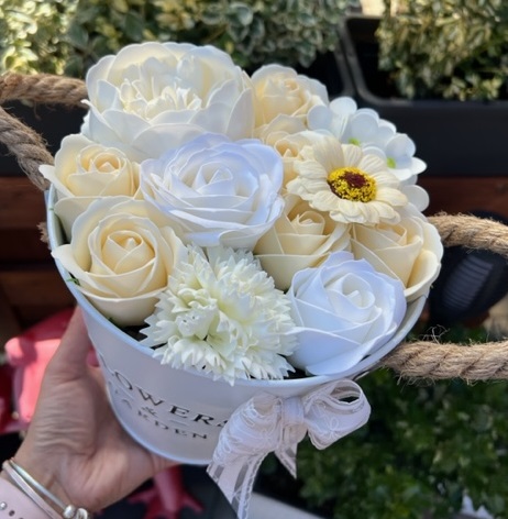 Flower box - plecháček Champagne M / 20cm výška