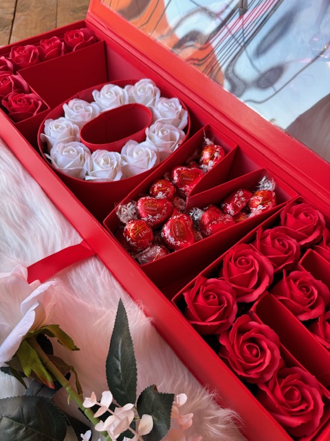 Love box LOVE - červený