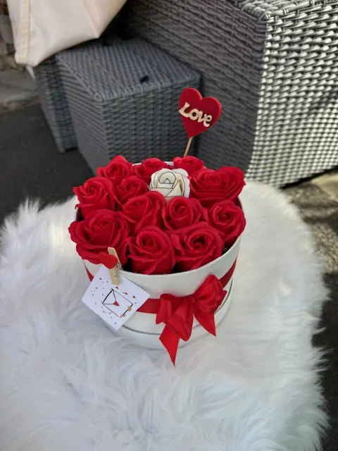 Flower Box - RED LOVE 'M'