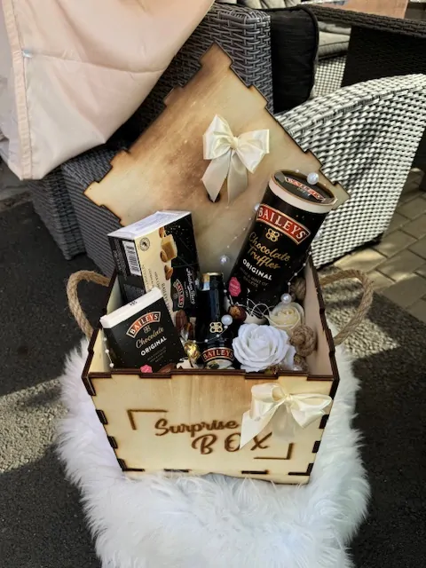 WOOD nadupanej Bayleys Box 