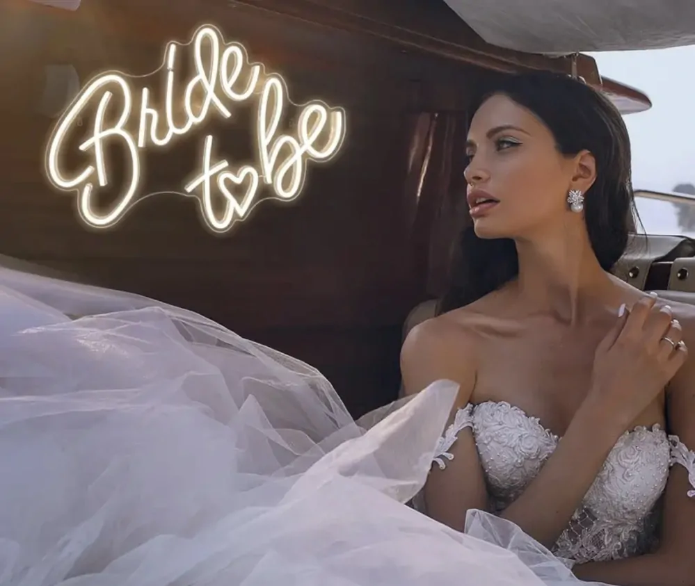 LED nápis BRIDE TO BE