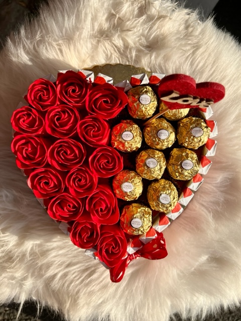 Dortík 04 - Red Love - Ferrero / 22cm
