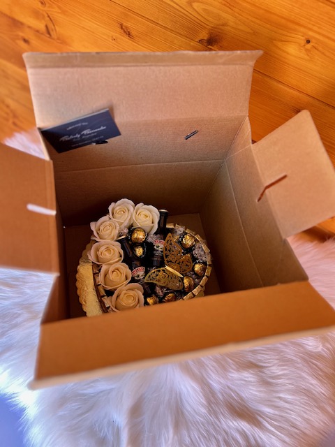 Krabice na dortík - silný, pevný karton