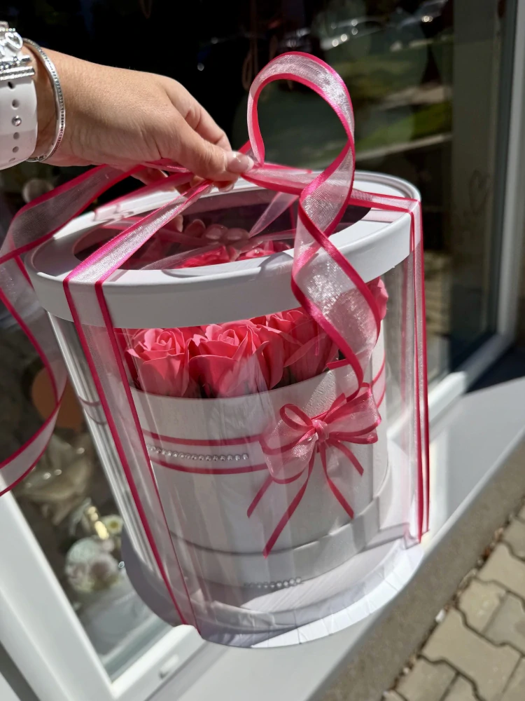 Flower box rose M + box