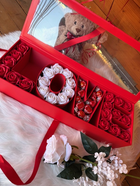 Love box LOVE - červený