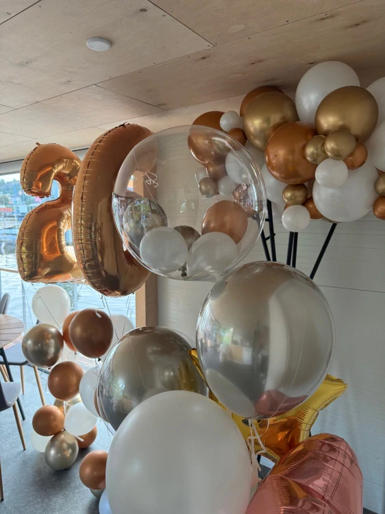 Bublina plněná barevným balónkem - cca 45 cm