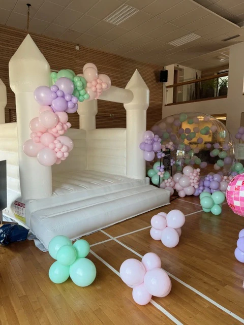 Nafukovací skákací hrad - 3 x 3 m / pronájem