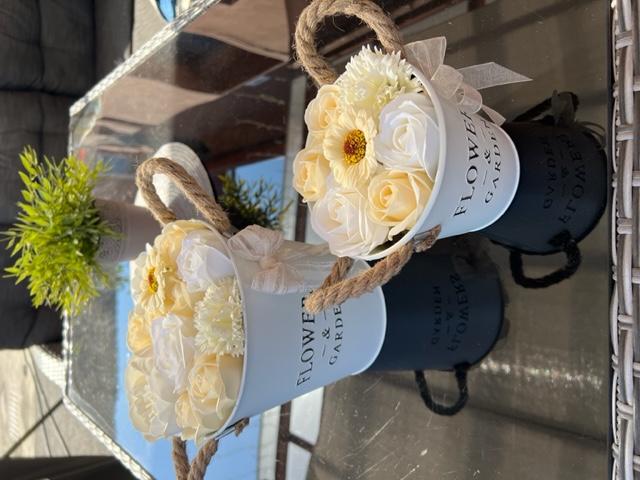 Flower box - plecháček Champagne M / 20cm výška