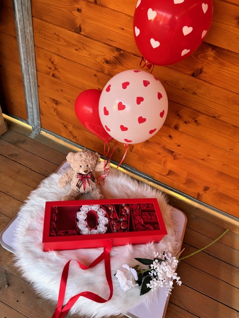 Love box LOVE - červený