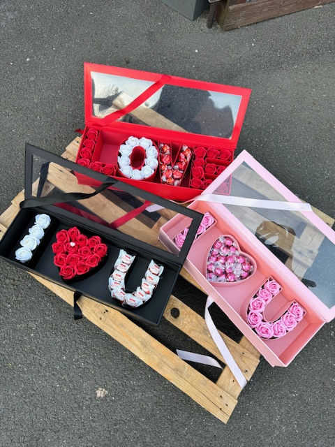 Love box LOVE - červený
